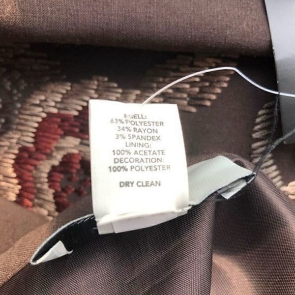 Elegant Floral Embroidered Skirt - Picture 4 of 4